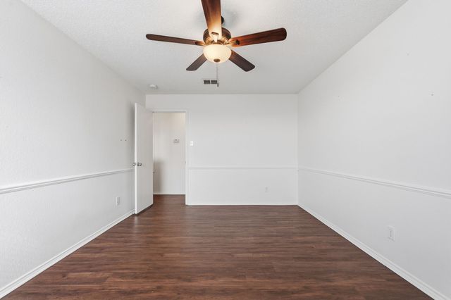 205 Phlox Lane, Burleson, TX 76028