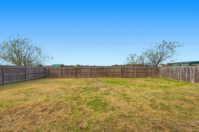 205 Phlox Lane, Burleson, TX 76028