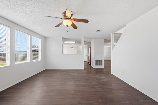 205 Phlox Lane, Burleson, TX 76028