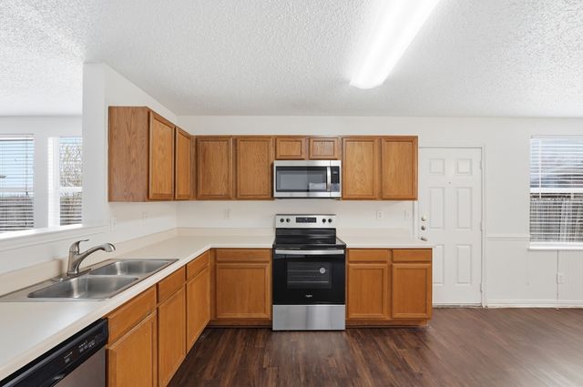 205 Phlox Lane, Burleson, TX 76028