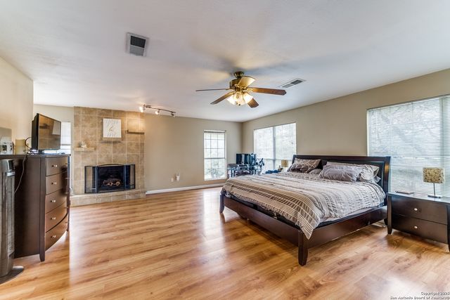 9106 Saddle Trl, San Antonio, TX 78255