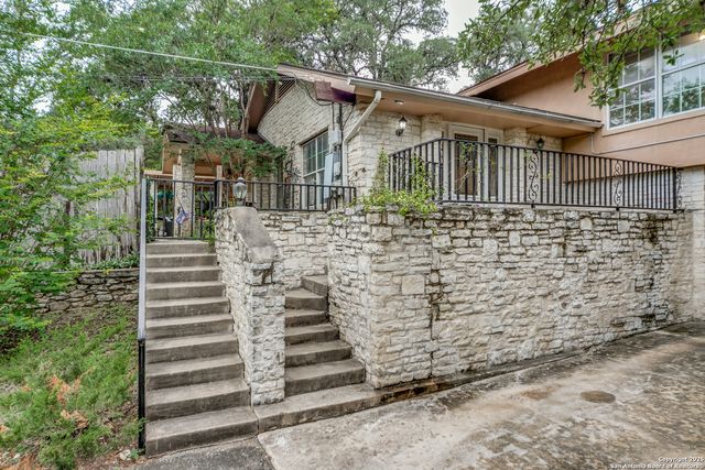 9106 Saddle Trl, San Antonio, TX 78255