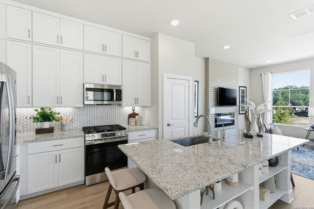 6464 Babcock Rd Unit 711, San Antonio, TX 78249