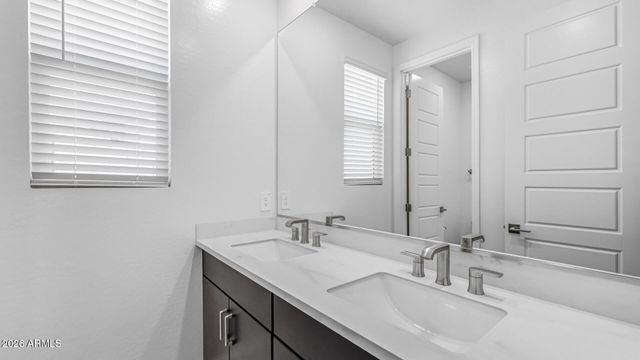 17470 W ILLINI Street, Goodyear, AZ 85338