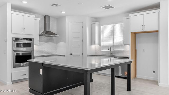 17470 W ILLINI Street, Goodyear, AZ 85338