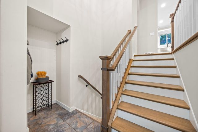 1425 Meadow Court, Chaska, MN 55318