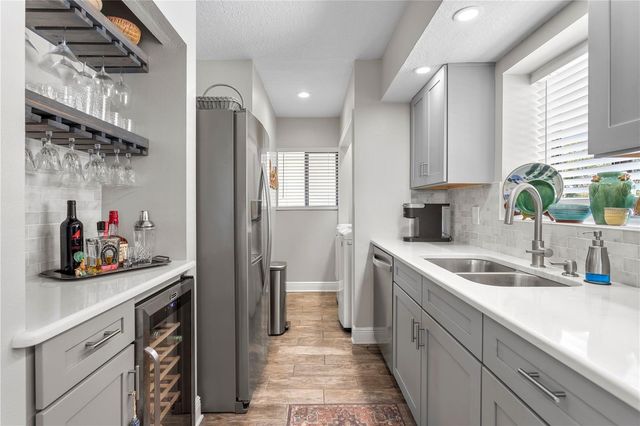 817 BAHIA DEL SOL DRIVE 40, Ruskin, FL 33570