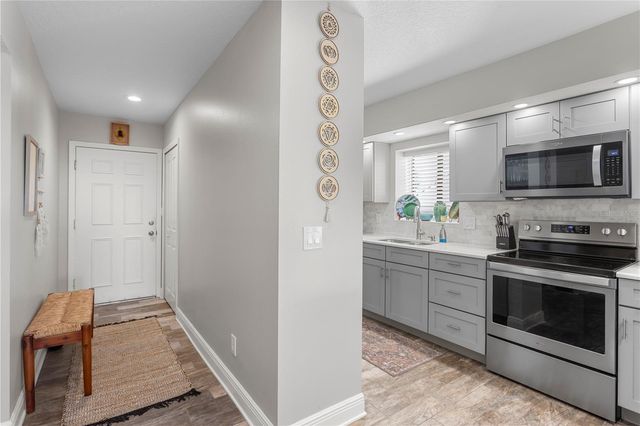 817 BAHIA DEL SOL DRIVE 40, Ruskin, FL 33570