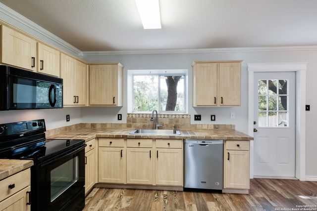 8010 SANTA CATALINA, San Antonio, TX 78250