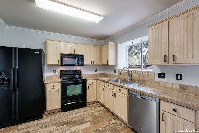 8010 SANTA CATALINA, San Antonio, TX 78250