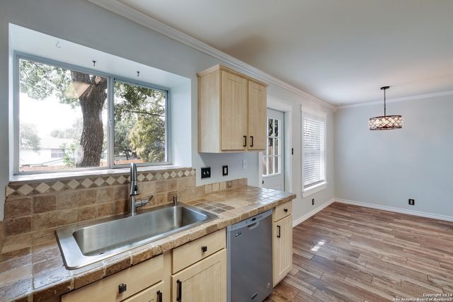 8010 SANTA CATALINA, San Antonio, TX 78250