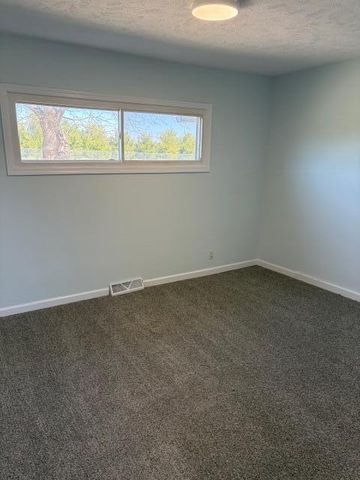 7785 Saddlebag Lake Road, Lake Odessa, MI 48849