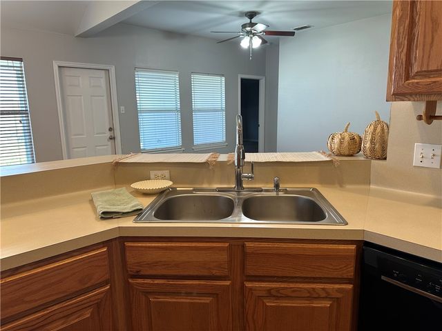 2012 Westwood Dr, Portland, TX 78374