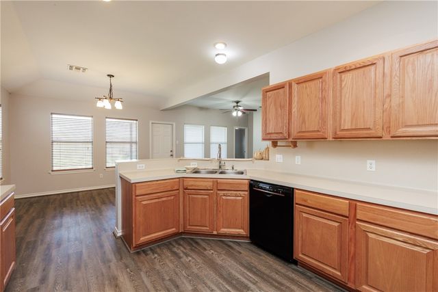 2012 Westwood Dr, Portland, TX 78374