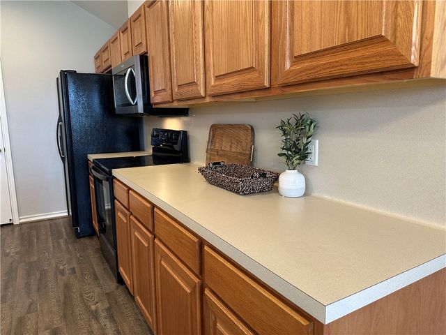 2012 Westwood Dr, Portland, TX 78374