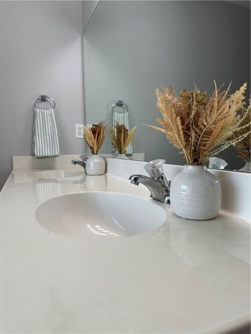 2012 Westwood Dr, Portland, TX 78374