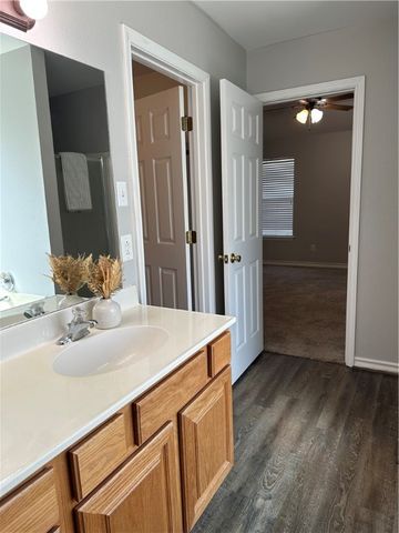 2012 Westwood Dr, Portland, TX 78374