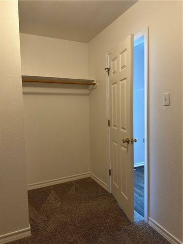 2012 Westwood Dr, Portland, TX 78374