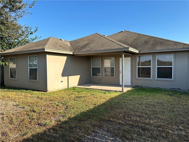 2012 Westwood Dr, Portland, TX 78374