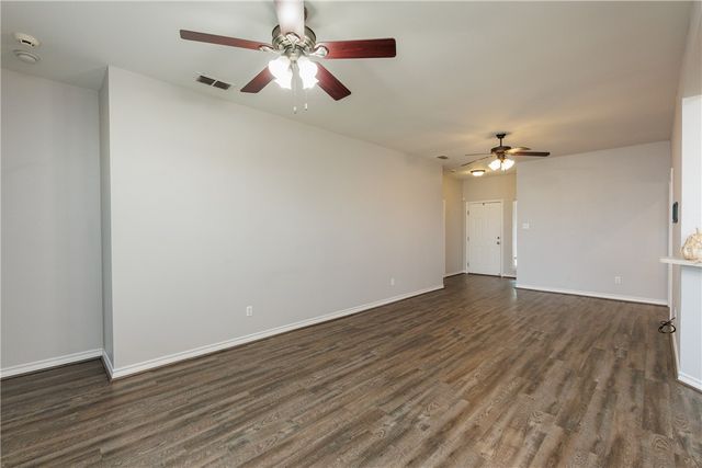 2012 Westwood Dr, Portland, TX 78374