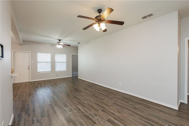 2012 Westwood Dr, Portland, TX 78374