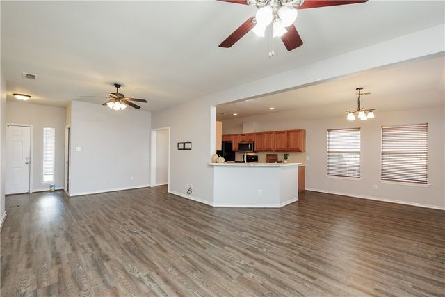 2012 Westwood Dr, Portland, TX 78374