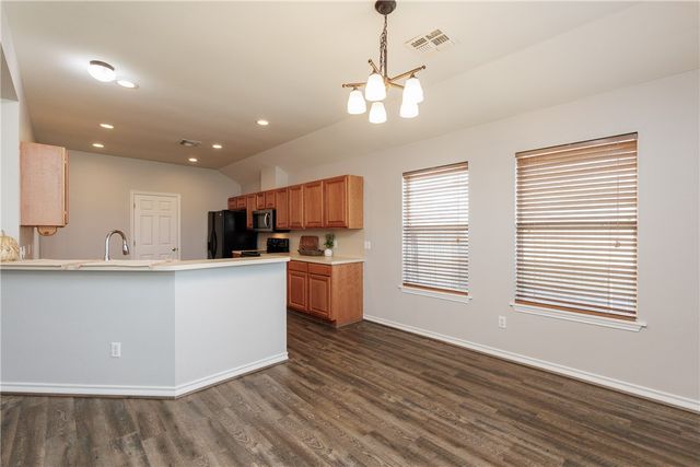 2012 Westwood Dr, Portland, TX 78374