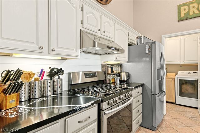 176 Ridge Crossing Avenue, Henderson, NV 89002