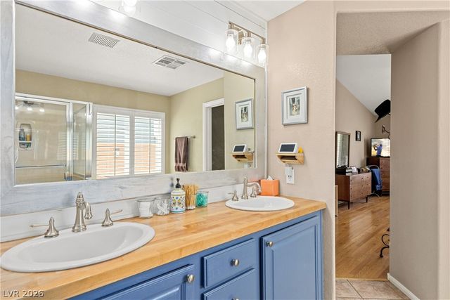 176 Ridge Crossing Avenue, Henderson, NV 89002