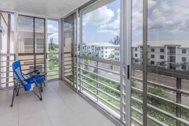 711 Lori Drive 408, Palm Springs, FL 33461