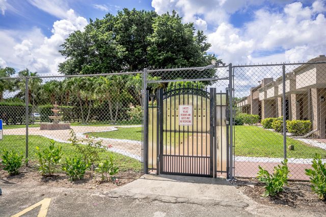 711 Lori Drive 408, Palm Springs, FL 33461