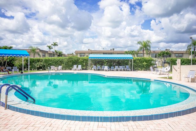 711 Lori Drive 408, Palm Springs, FL 33461