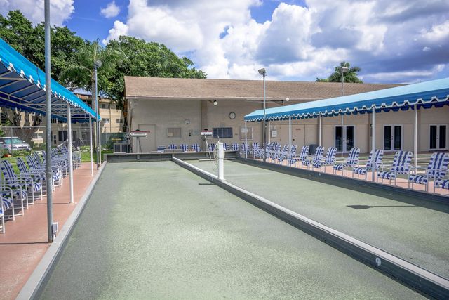 711 Lori Drive 408, Palm Springs, FL 33461