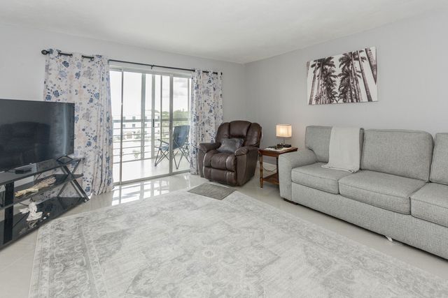 711 Lori Drive 408, Palm Springs, FL 33461