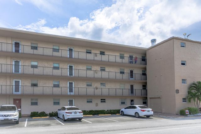 711 Lori Drive 408, Palm Springs, FL 33461