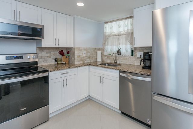 711 Lori Drive 408, Palm Springs, FL 33461