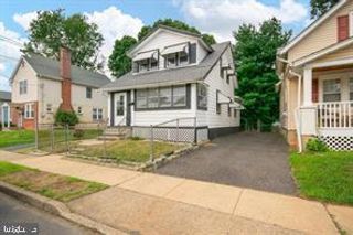 16 CLOVER AVE, Trenton, NJ 08638