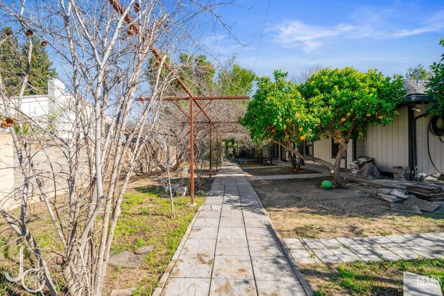 12139 Cattle King Drive, Bakersfield, CA 93306