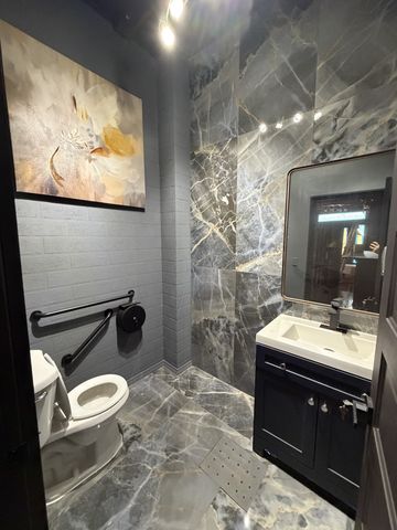 20 Academy Pl, Nashville, TN 37210