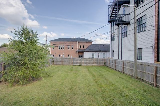 20 Academy Pl, Nashville, TN 37210