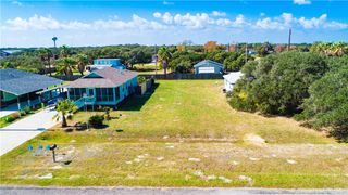 1511 S Pearl St, Rockport, TX 78382