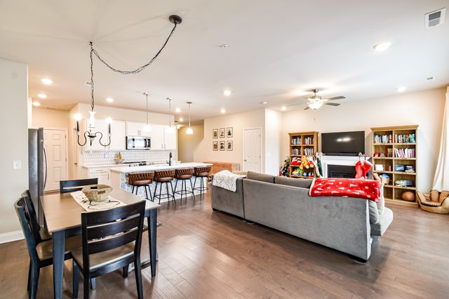 1251 June Wilde Rdg, Spring Hill, TN 37174