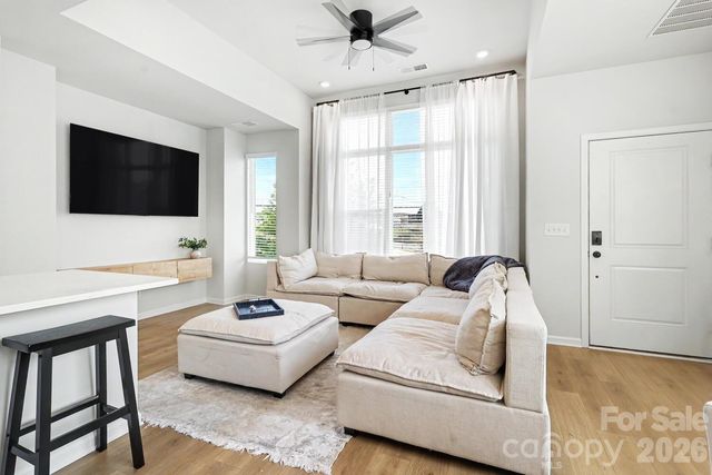 2007 Statesville Avenue, Charlotte, NC 28206