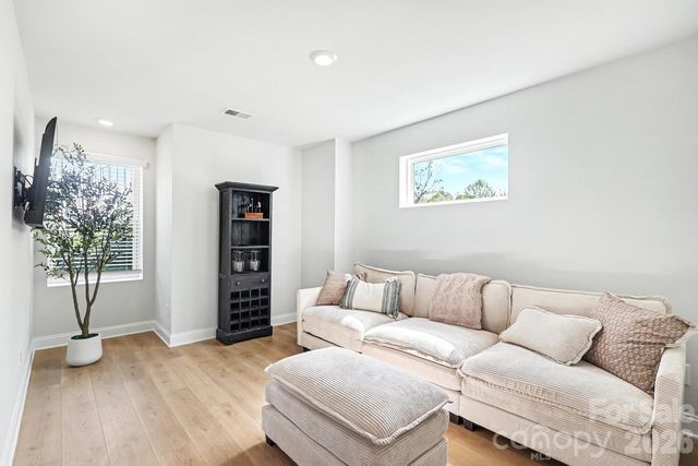 2007 Statesville Avenue, Charlotte, NC 28206