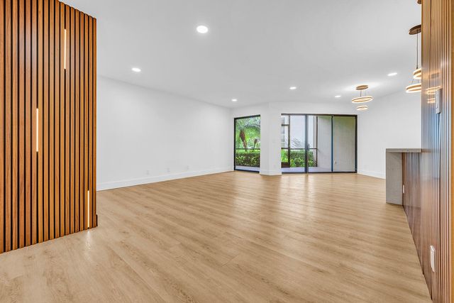 5701 CAMINO DEL SOL 106, Boca Raton, FL 33433