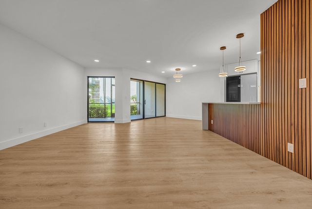 5701 CAMINO DEL SOL 106, Boca Raton, FL 33433