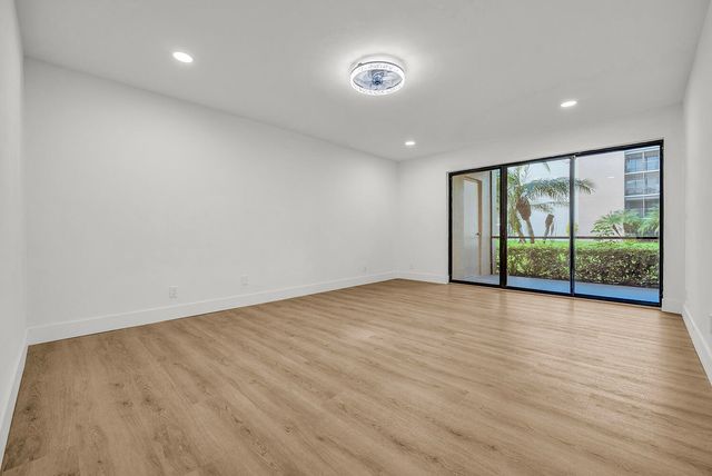 5701 CAMINO DEL SOL 106, Boca Raton, FL 33433