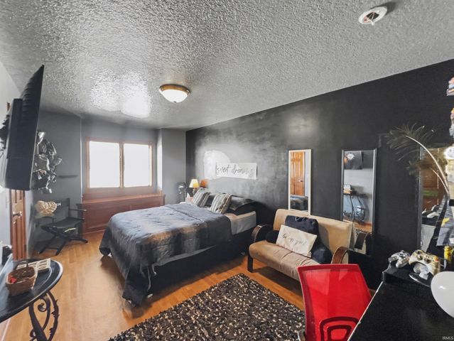 5520 S Meridian Road, Pleasant Lake, IN 46779