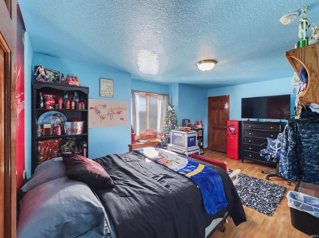 5520 S Meridian Road, Pleasant Lake, IN 46779