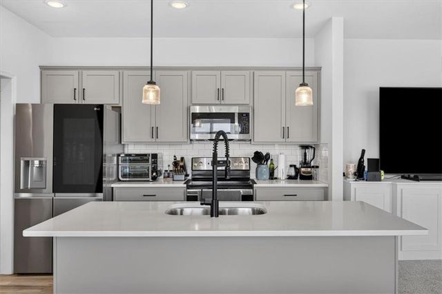 27403 E Cedar Grove Drive, Lee's Summit, MO 64086